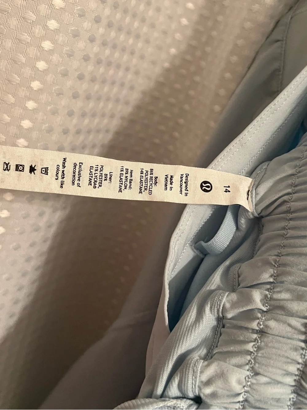 lululemon athletica excellent clean